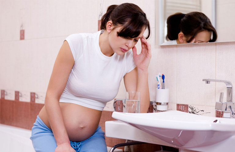 Phụ nữ khi mang thai thường có cảm giác lo âu, căng thẳng dẫn tới tạo điều kiện khởi phát cho bệnh mày đay