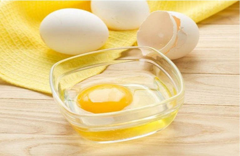 Lòng trắng trứng gà có khả năng phục hồi tổn thương da do ánh nắng mặt trời