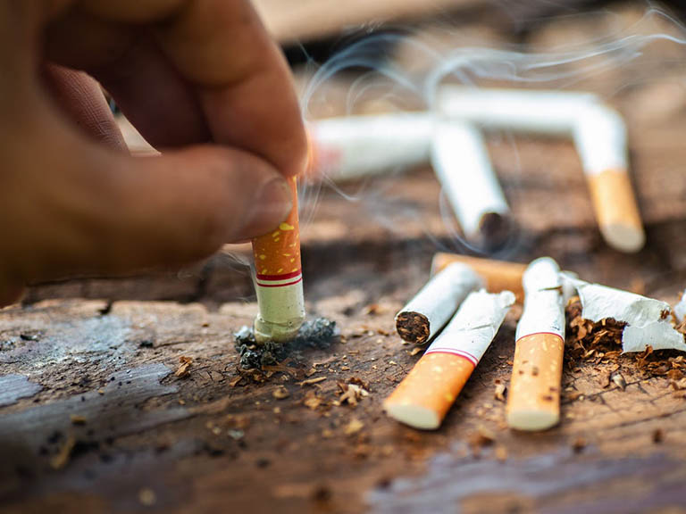 Hút thuốc lá làm tăng nguy cơ bị viêm phế quản cấp và một số bệnh hô hấp khác