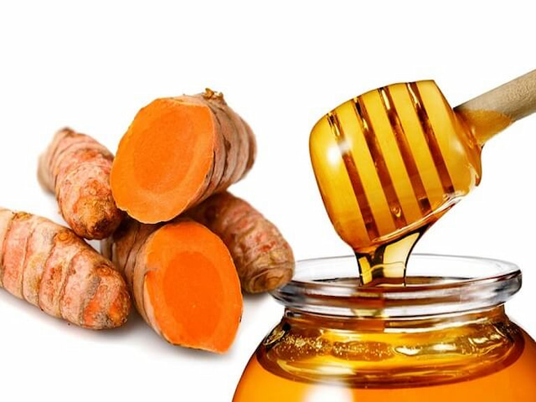 Mật ong và nghệ là hai nguyên liệu “vàng” trong điều trị đau dạ dày