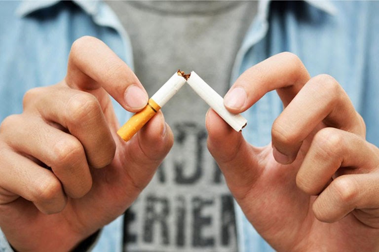 Nam giới cần sớm bỏ thuốc lá để tránh ảnh hưởng đến khả năng cương cứng của dương vật