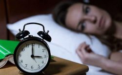 Những người bị mất ngủ kinh niên thường ngủ ít hơn 3 tiếng mỗi ngày
