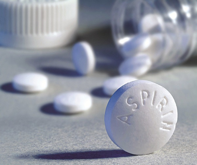 Aspirin là kháng sinh giúp trị mụn thâm 