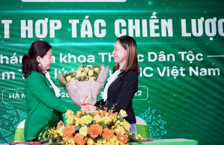 Lễ ký kết hợp tác vì mục tiêu trị cả thân bệnh lẫn tâm bệnh của Thuốc Dân Tộc và Trung tâm Tâm lý trị liệu NHC Việt Nam