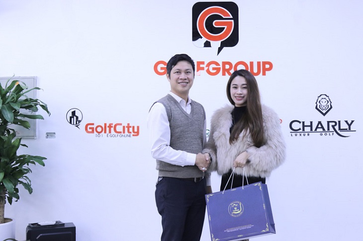 Chị Kim Dung - CEO của Golfgroup tin tưởng lựa chọn sản phẩm của Đông trùng hạ thảo Vietfarm